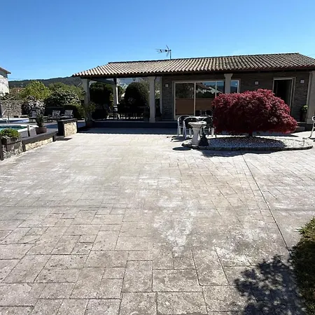 Vila A Casa Da Charca